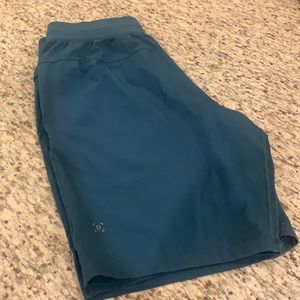 Men’s Lululemon T.H.E. linerless 9” shorts
